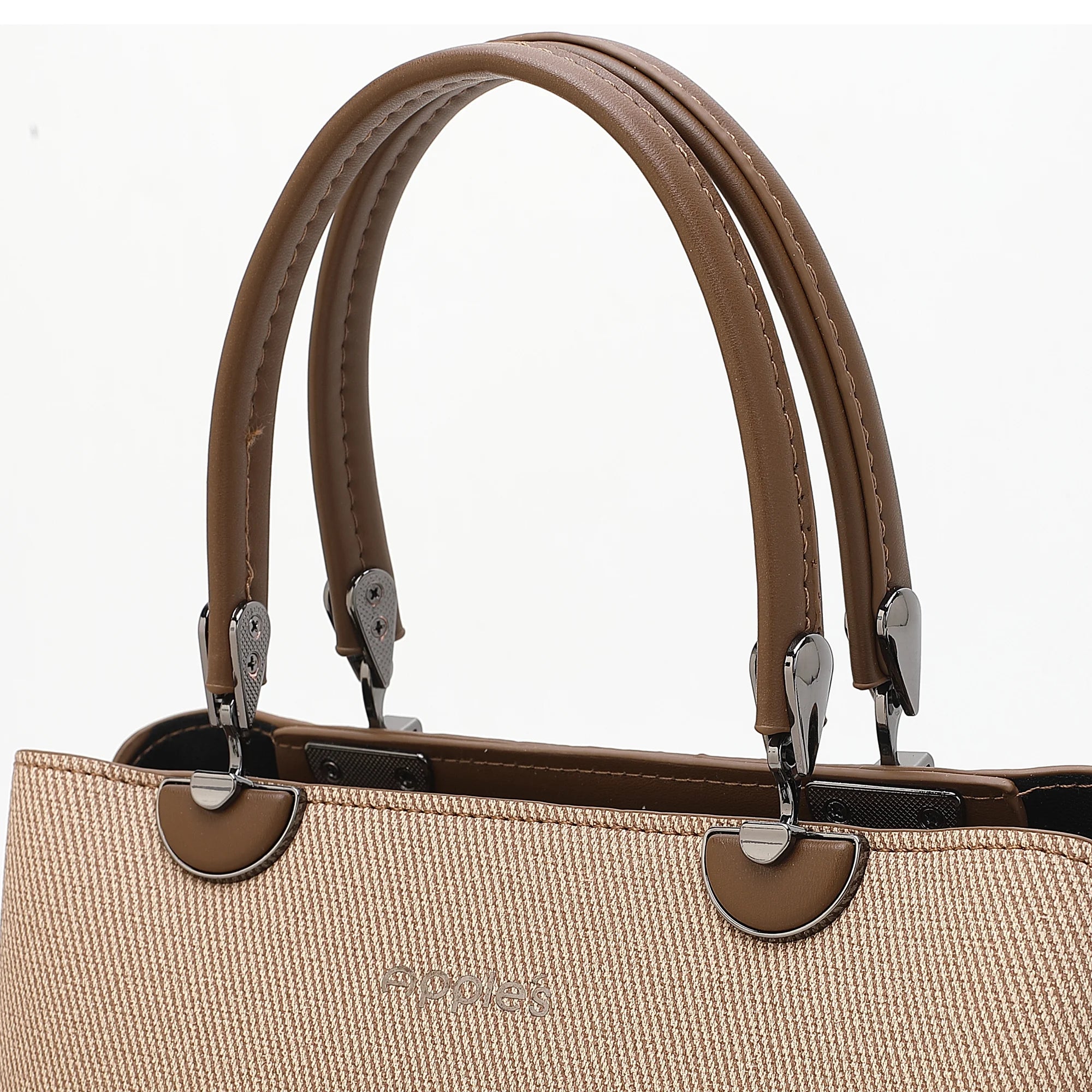 NF003_HANDLE.webp
